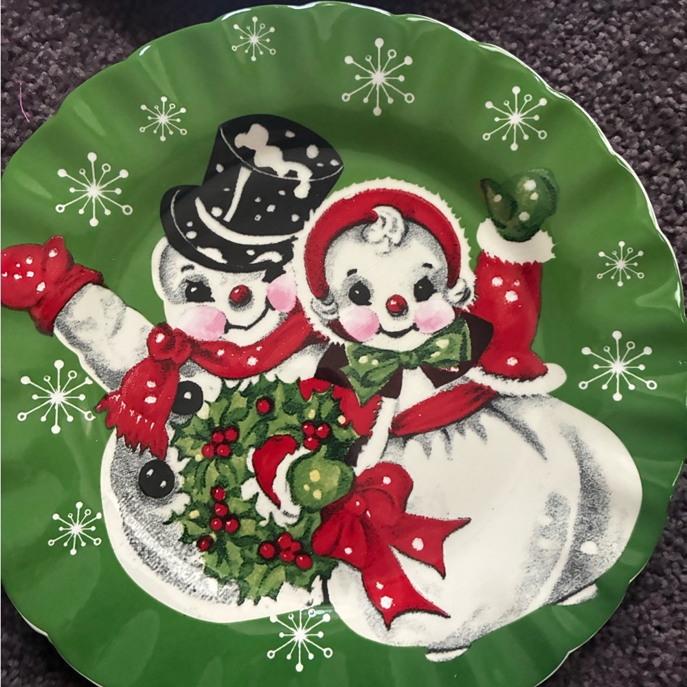 Festive Mr. Christmas Plates Set nostalgic Scallop NIB Santa Snowmen Raindeer - Picture 3 of 6